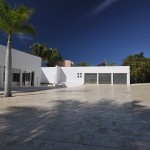 Casa China With Astonishing Casa China Blanca Concrete With Concrete Pathways And Rectangular White House Also Transparent Glass Window Installation And Palm Tree Decoration Luxury Modern Villas With White Color Design Ideas