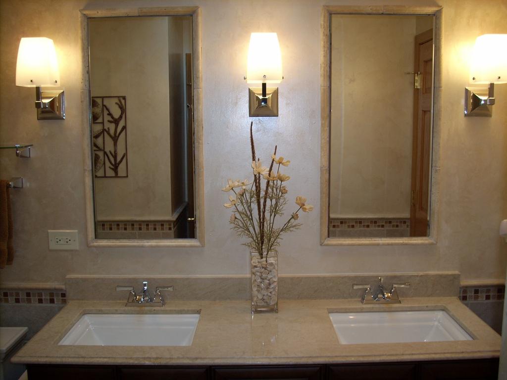Vanity Lighting Design Bathroom Vanity Lighting Using Traditional Design In Small Shape Completed With Twin Washbasin Vanity Design Ideas Inspiration Bathroom Bathroom Vanity Lighting Covered In Maximum Aesthetic