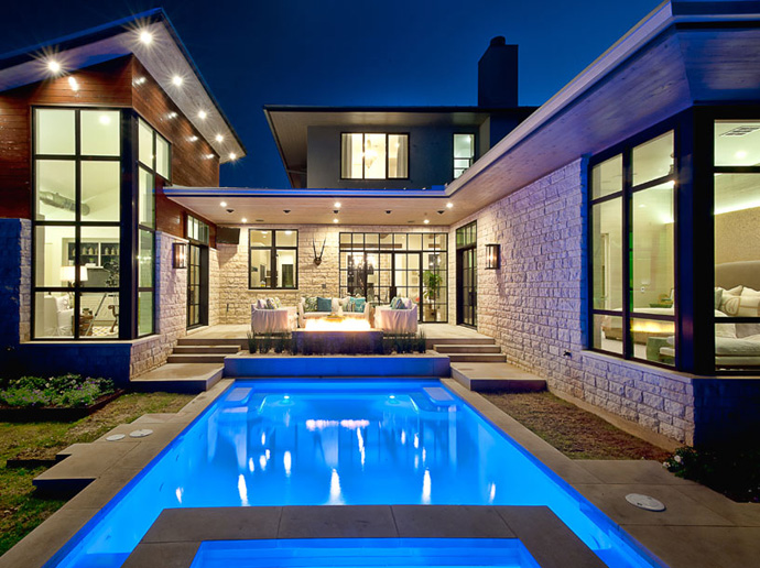 Swimming Pool Is Bluish Swimming Pool Color That Is Suited With The Beautiful Dining Table Set Design With The Outdoor Fireplace Of This House Idea Interior Design  Cozy House Built In Luxurious Design 