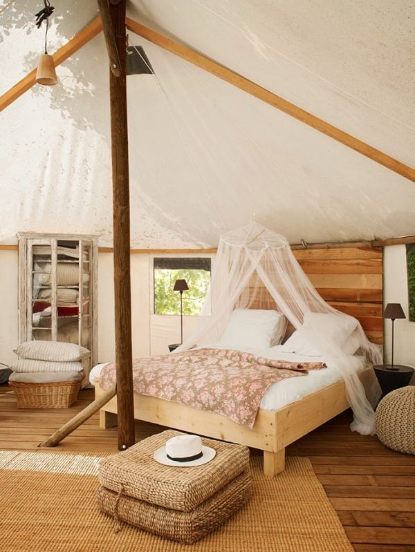 Bedroom Design Riviera Enchanting Bedroom Design Of French Riviera Hotel With Soft Brown Colored Wooden Frame And White Colored Thin Canopy Decoration  Traditional Cottage Theme And Ideas Embraced By Nature 