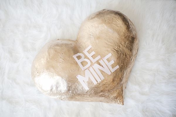 Heart Finished Color Gilded Heart Finished In Cream Color Equipped With Modern Design On White Color Ideas Equipped With Best Interior Design Decoration  Valentines Decorating Design For Celebrating The Moment 