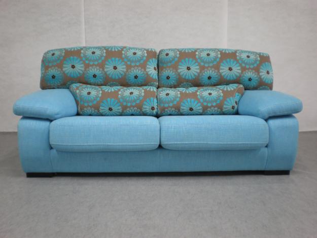 Blue Sofas Floral Incredible Blue Sofas Baratos With Floral Motif Decor With Vintage Touch Used Fabric Material Finished In Modern Vintage Furniture Design Furniture  Sofas Baratos Beautifying Your House 