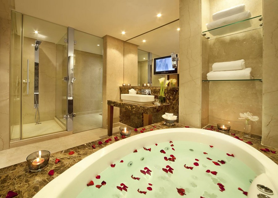 Hotel Bathroom With Luxury Hotel Bathroom Interior Design With Bahrain From Gulf And Rose Petals Decoration  Stylish Guest Room Design For Modern Hotel 