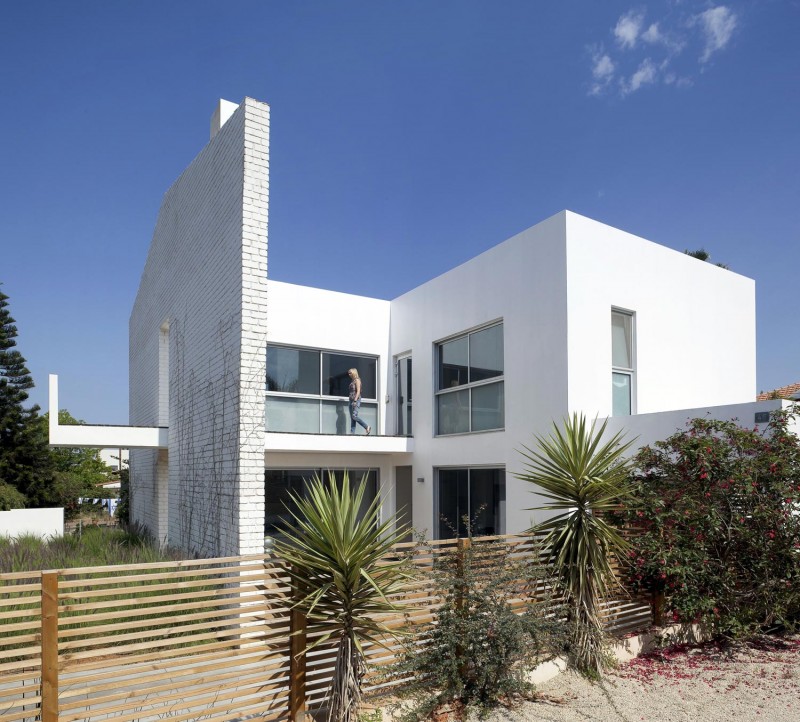 Concrete Wall Square  Decoration  Modern Minimalist Home In White Color Domination 