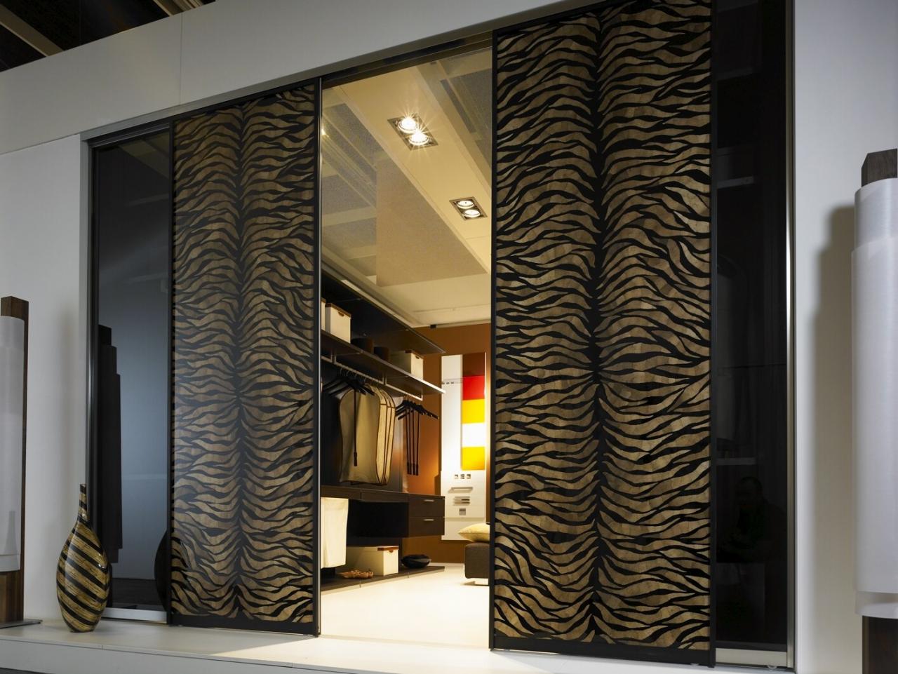 Contemporary Closet Modern Admirable Contemporary Closet With Sliding Modern Interior Doors In Side By Side Design Completed With Clothes Rack And Cabinets Also Furnished With Ceiling Lighting Interior Design Modern Interior Doors: Between The Wooden And The Glass One