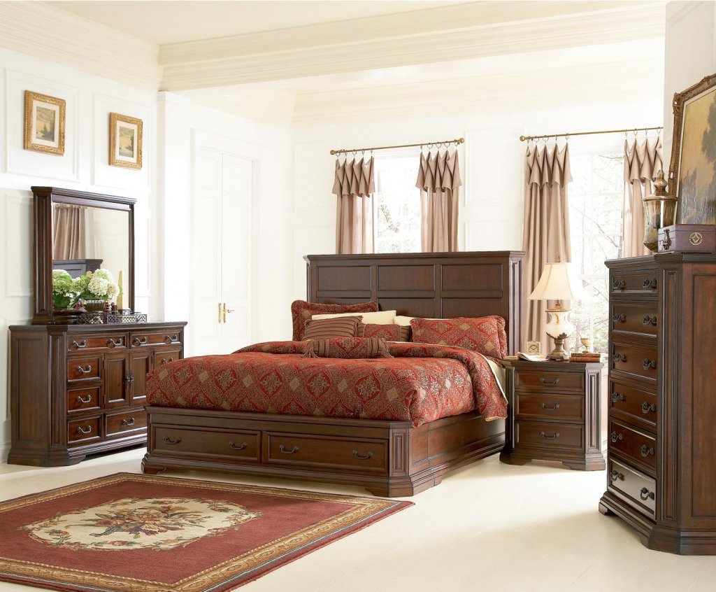 Queen Bedroom Wooden Astonishing Queen Bedroom Sets With Wooden Materials Applying Platform Drawers Furnished With Mirror On Table Vanity And Night Lamp On Nightstand Bedroom Queen Bedroom Sets For The Modern Style