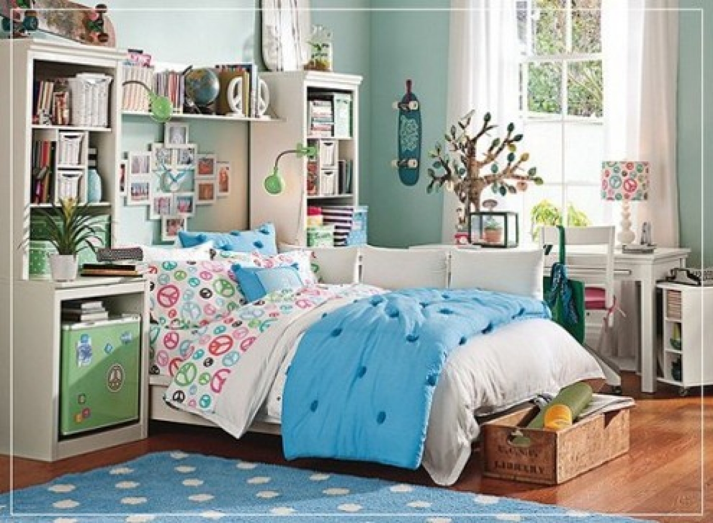 Tree Branch With Attractive Tree Branch Display Mixed With Cozy Murphy Bed In Messy Teen Room Decorating Ideas Bedroom Teen Bedroom Decoration With Awesome Look
