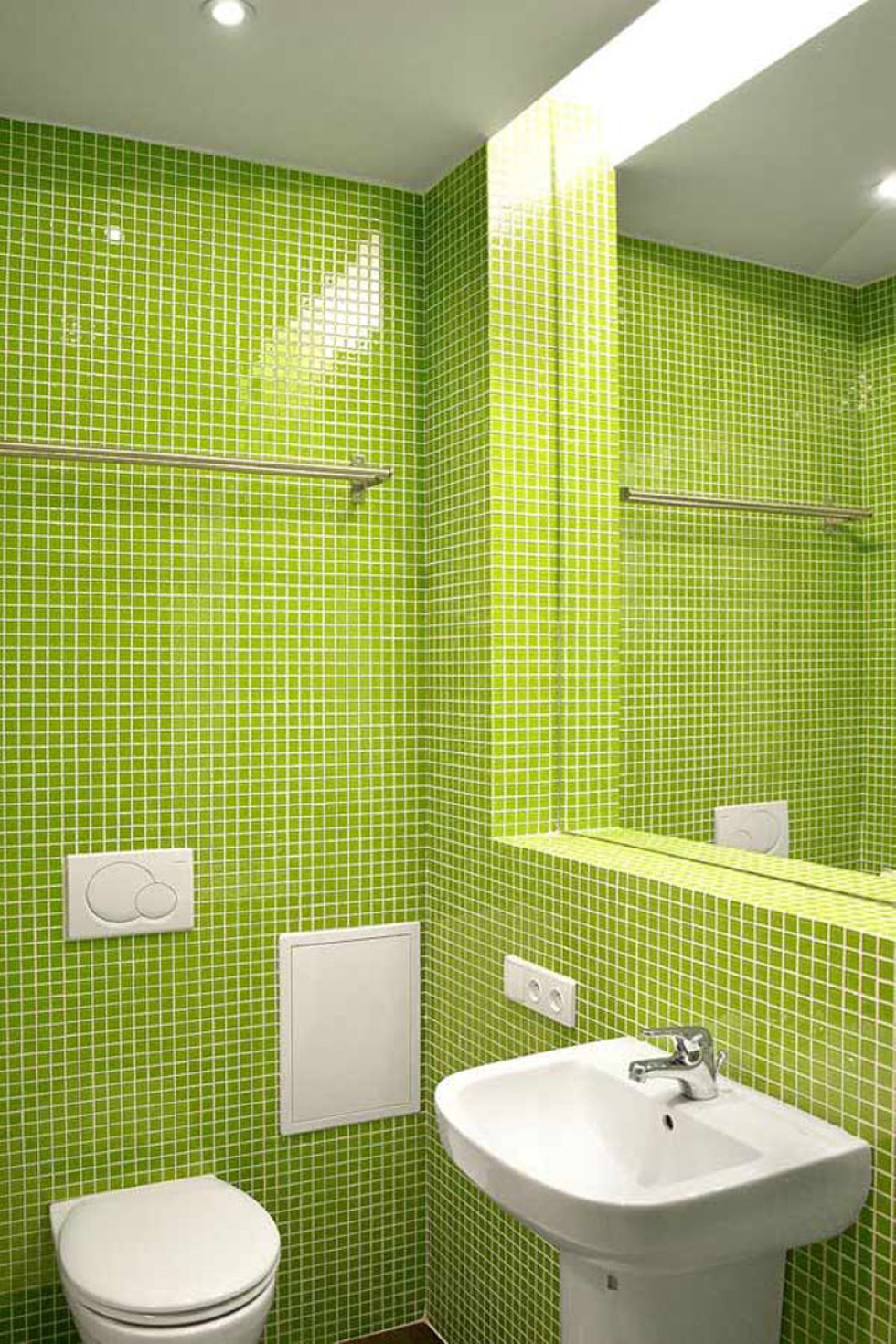 Green Wall Pedestal Beautiful Green Wall Tile Also Pedestal Sink Design And One Piece Toilet In Captivating Apartment Bathroom Idea Apartment Modern Minimalist Apartment Bathroom Interior Design With Free Standing Bathtub