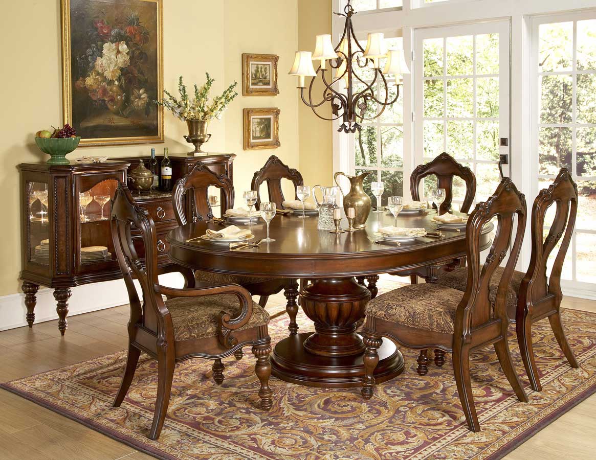 Traditional Dining Wooden Breathtaking Traditional Dining Room With Wooden Round Dining Room Tables In Dark Brown Color Coupled With Chairs And Furnished With Classic Chandelier Dining Room Perfect Round Dining Room Tables