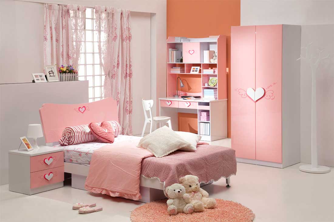 Pink Wall Decorating Charming Pink Wall Kids Bedroom Decorating With Small White Table Lamp Kids Furniture And Modern Kids Desk And White Chair Design Also Round Fur Rug Colorful Design Ideas Bedroom Kids Bedroom Sets: Combining The Color Ideas