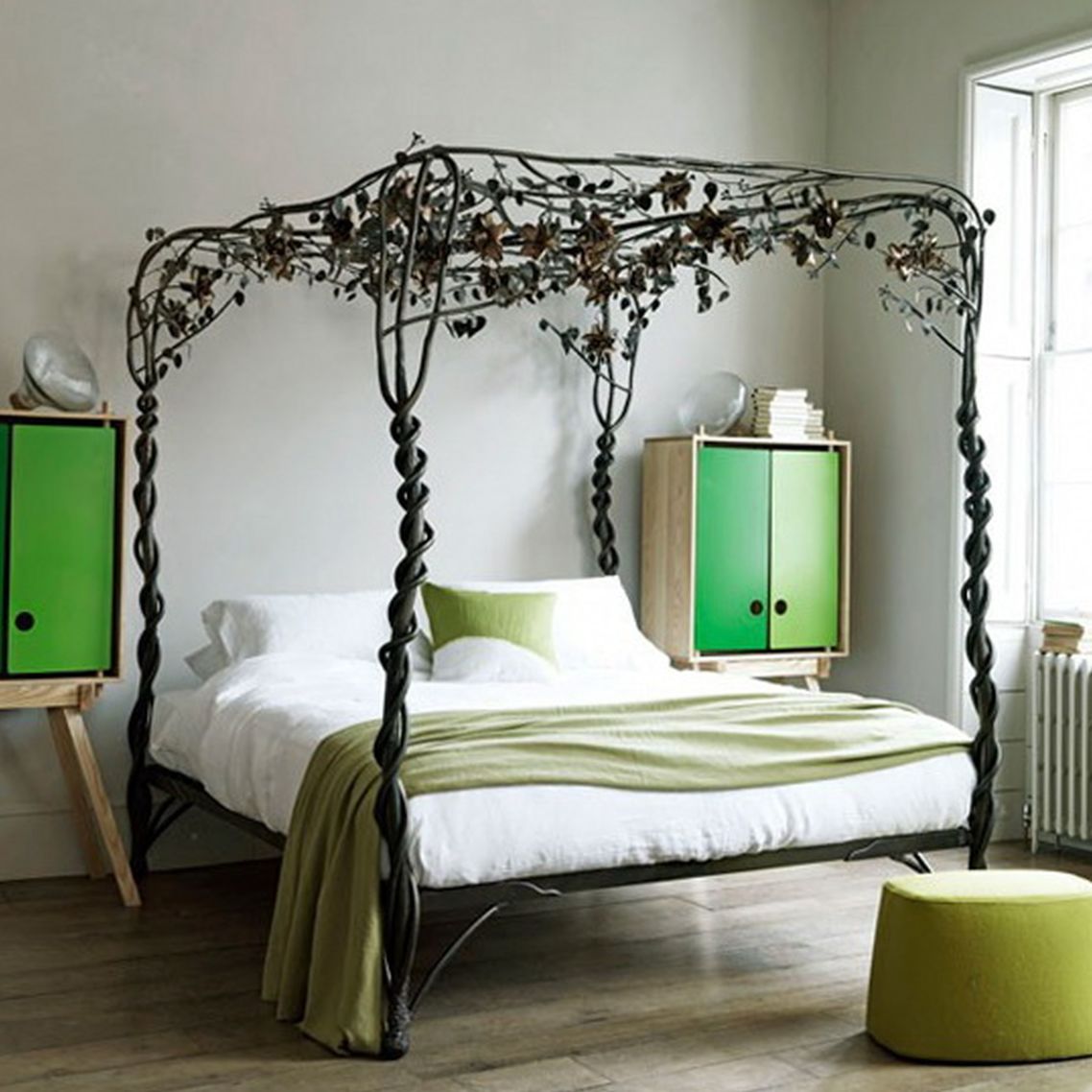 Canopy Bed Vines Classic Canopy Bed Plus Hanging Vines To Beautify Unique Bedroom Ideas With Green Ottoman Bedroom Unique Bedroom Ideas Preserving The Cozy Vibe In Style