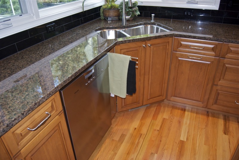 Sink Under Faucet Double Sink Under Arched Modern Faucet Front Small Plants Closed Triple Window Used White Architrave Color Near Corner Kitchen Cabinet Kitchen Corner Kitchen Cabinet: What To Do To Avoid Awkward Look On It