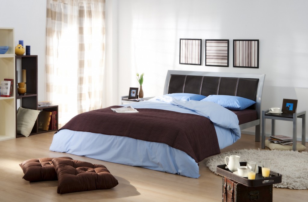 Bed And Bedding Enchanting Bed And Blue Brown Bedding For Cool Teen Bedrooms Interior With Simple Side Tables Bedroom Cool Teen Bedrooms Using Black And White Interior Theme