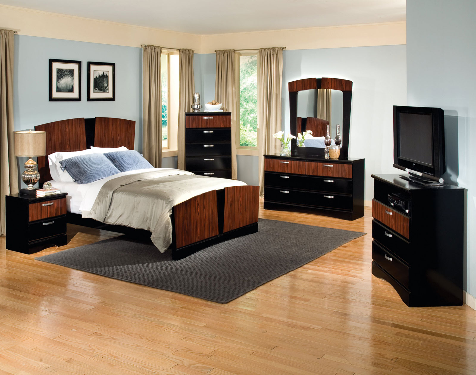 Black And Of Excellent Black And Brown Color Of Queen Bedroom Sets With White Queen Bed Furnished With Table Lamp With Nightstand And Completed With Vanity Table Also TV On Drawers Bedroom Queen Bedroom Sets For The Modern Style