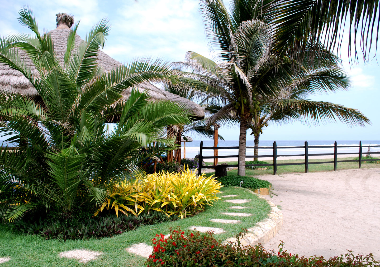 Beach Style Ideas Exciting Beach Style Landscape Design Ideas With Neat Green Grass And Yellow Plants Furnished With Gazebo And Completed With Coconut Trees Exterior Landscape Design Ideas With Natural Decoration