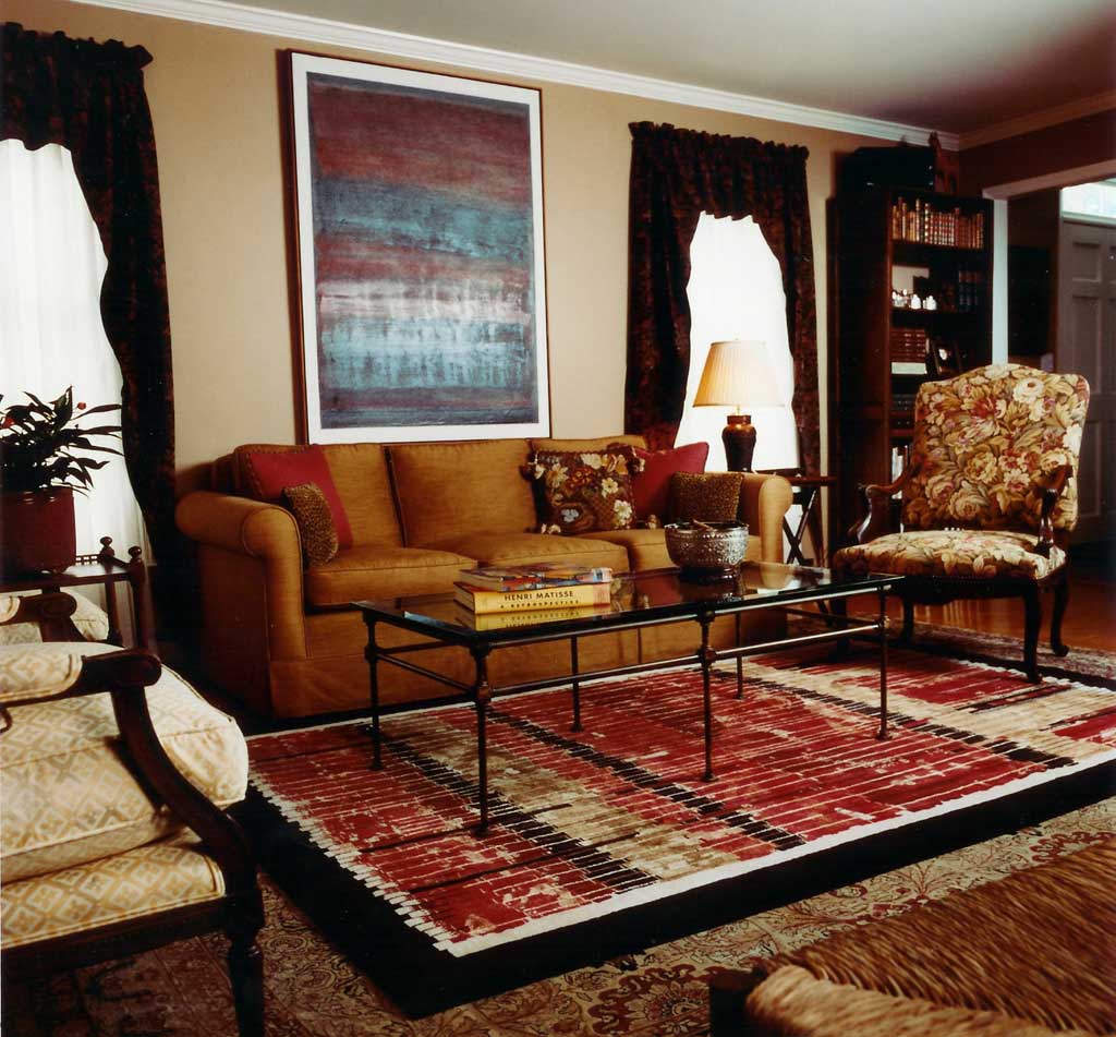 Traditional Living Brown Marvelous Traditional Living Room With Brown Sofa And Chairs Completed With Black Table On Living Room Rugs Plus Furnished With Wall Frame Decoration Living Room How To Choose Special Living Room Rugs