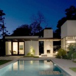 Minimalist Architecture With Modern Minimalist Architecture Home Design With Flat Roof Feat Large Backyard Pool And Manicured Lawn Architecture Home Architecture Design Features Cool Outdoor Living Space