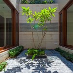 Twin Courtyard Design Small Twin Courtyard Modern House Design Ideas With Cement Block Tile And Plants Architecture Spacious Modern Home With Large Windows On The Walls