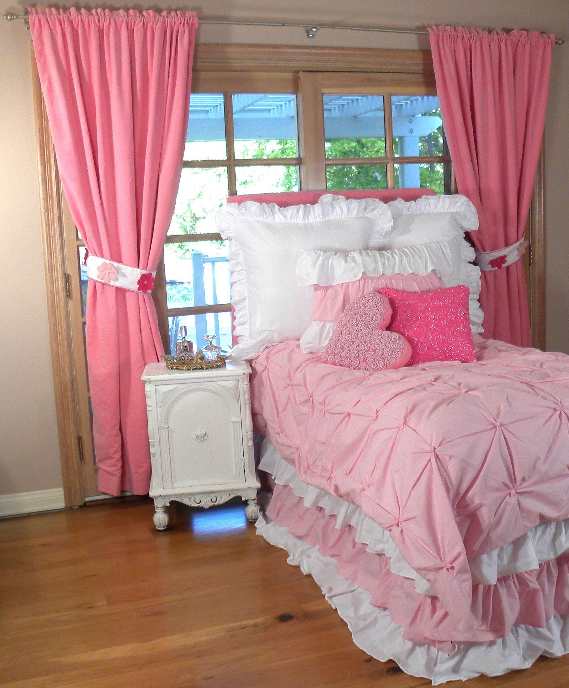 Bedroom Idea Present Tiny Bedroom Idea For Girl Present Pink Bay Window Curtain Feat Narrow Nightstand Design And Awesome Ruffle Bed Skirt Bedroom Beautiful Tiny Bedroom Ideas For Maximizing Style