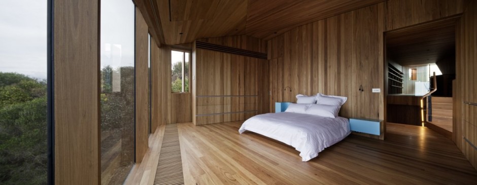 Wooden Bedroom Bedding Architectural Wooden Bedroom With White Bedding Displaying Awesome Room Design Applying Glossy Wooden Appearance With Sensational Panorama Residence  Dream Square Resort Designed Minimalist In Australia 