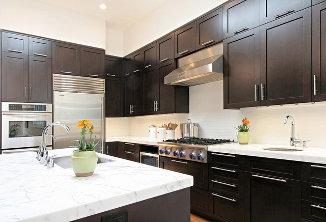 And Bright White Dark And Bright Quartz Countertops White Cabinets Featured With Stainless Steel Appliances With Flowers Interior  Sleek Quartz Countertop White Cabinet For Elegant Interior Design 