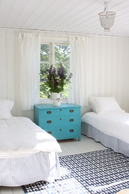 Bedroom Used Style Small Bedroom Used Twin Bedding Style Completed With Blue Bedroom Dresser Furniture In Small Shaped Bedroom Simple Bedroom Dresser To Decorating Bedroom